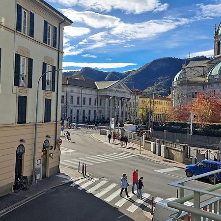 The Window On The Theatre And The Cathedral - Luxury Apartment Como Exteriér fotografie