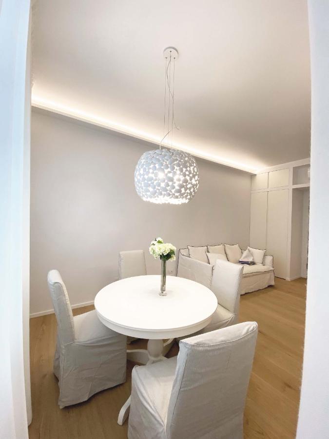 The Window On The Theatre And The Cathedral - Luxury Apartment Como Exteriér fotografie