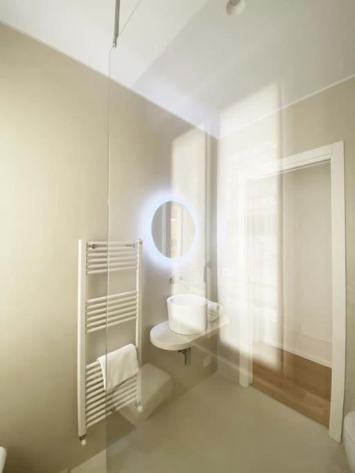 The Window On The Theatre And The Cathedral - Luxury Apartment Como Exteriér fotografie