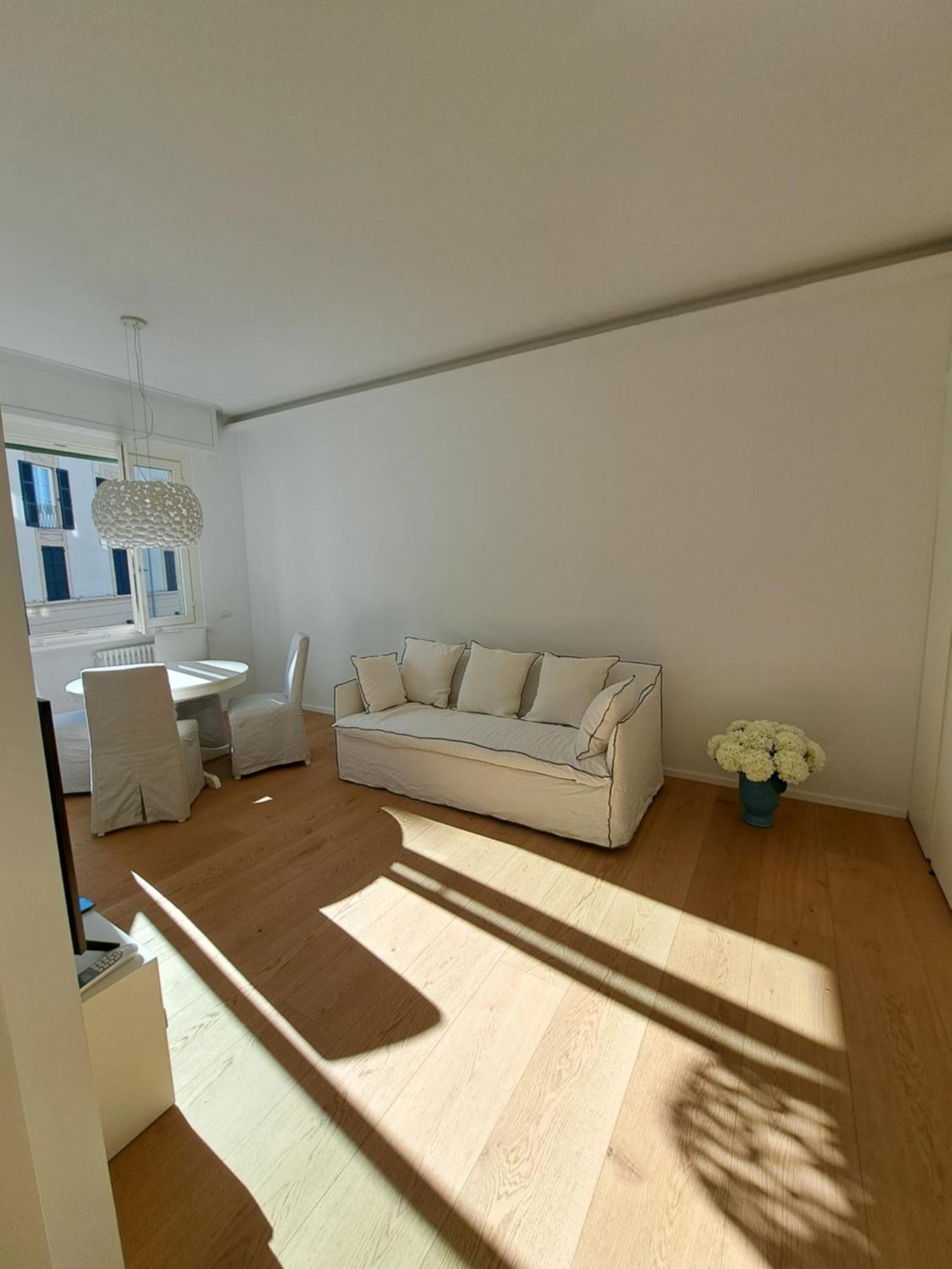 The Window On The Theatre And The Cathedral - Luxury Apartment Como Exteriér fotografie