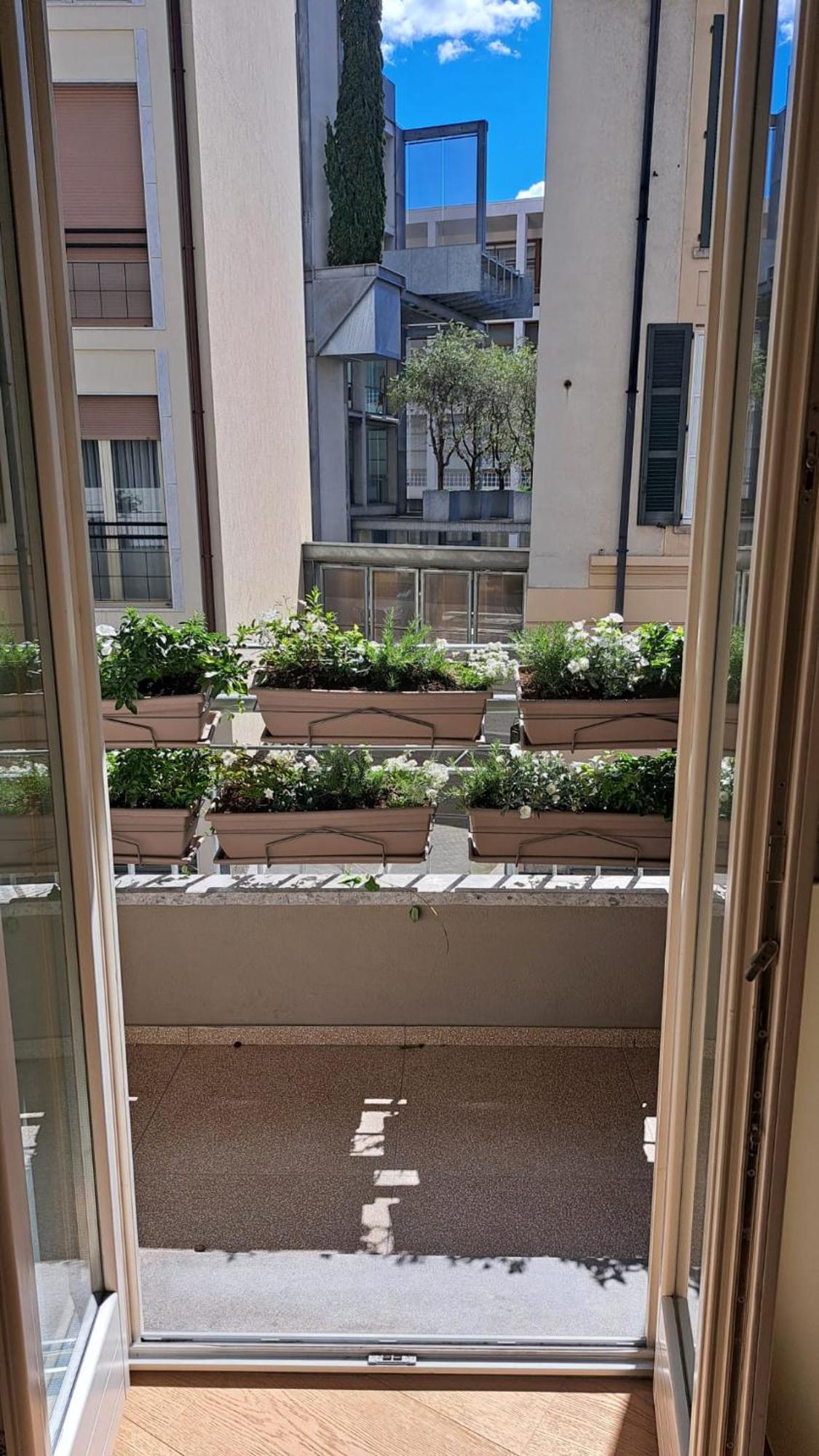 The Window On The Theatre And The Cathedral - Luxury Apartment Como Exteriér fotografie
